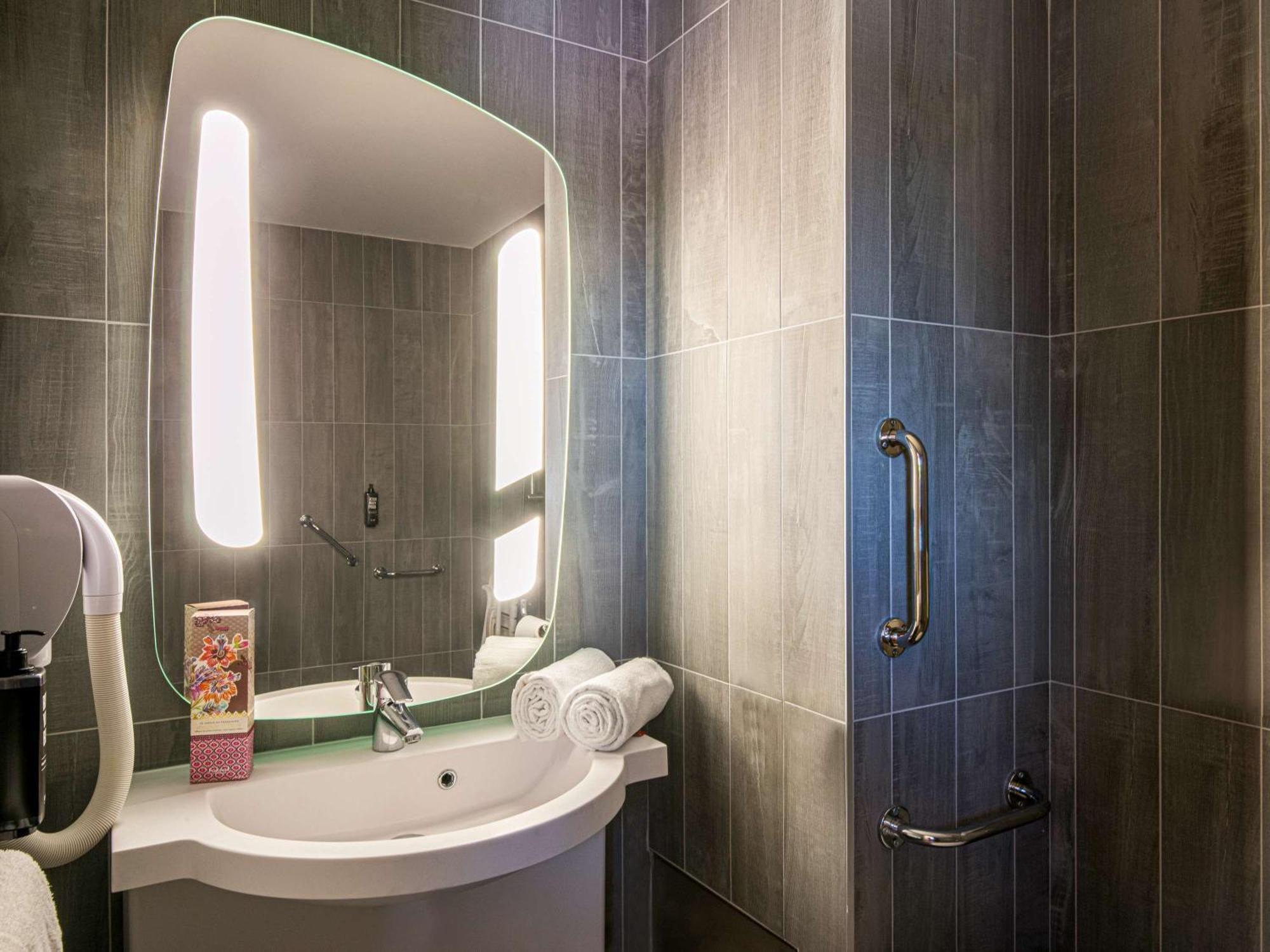 Ibis Manosque Cadarache Hotel Kültér fotó