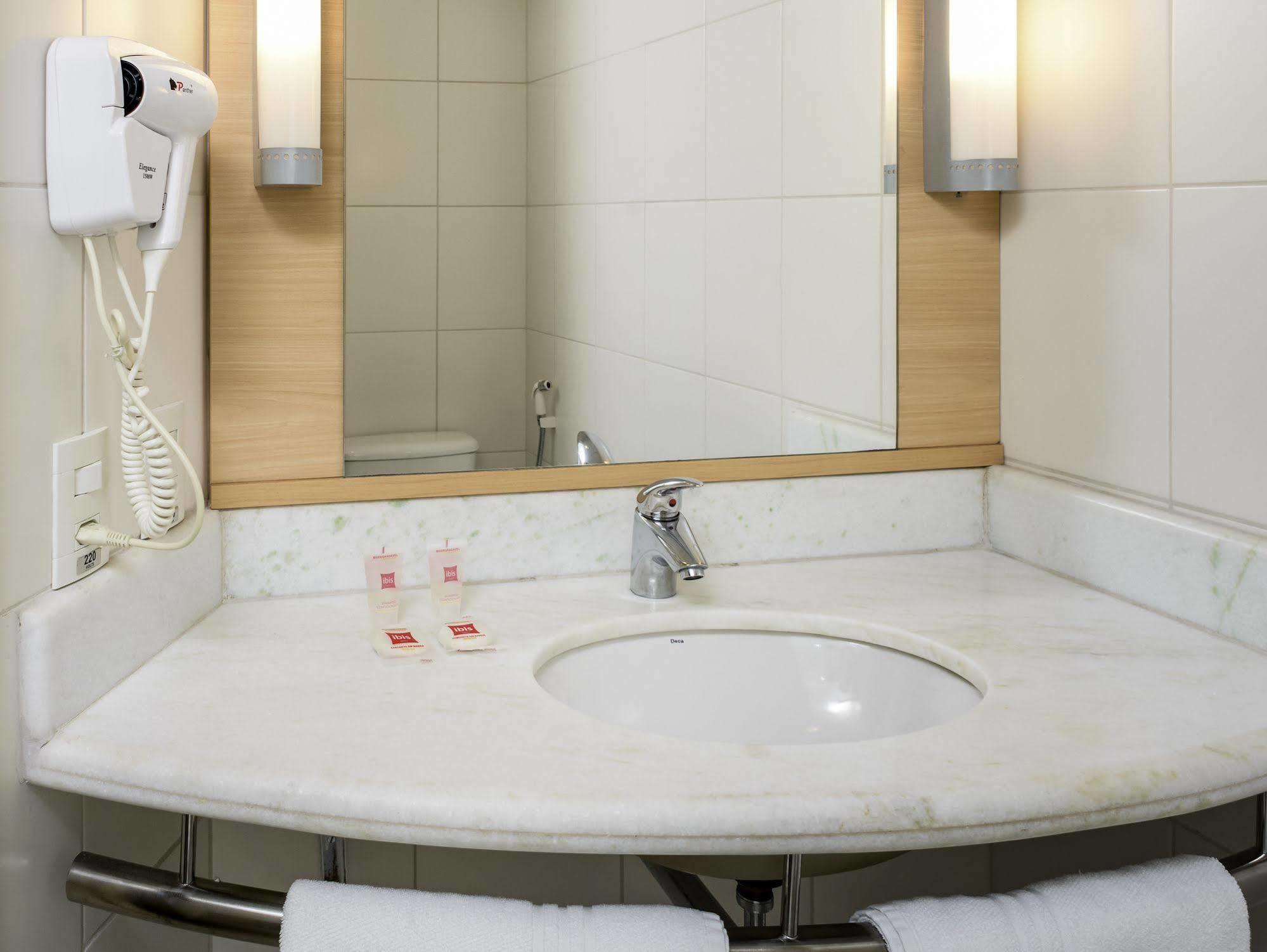 Ibis Manosque Cadarache Hotel Kültér fotó