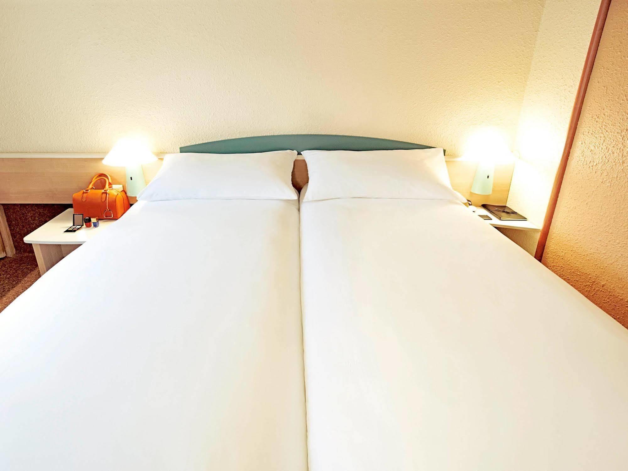 Ibis Manosque Cadarache Hotel Kültér fotó